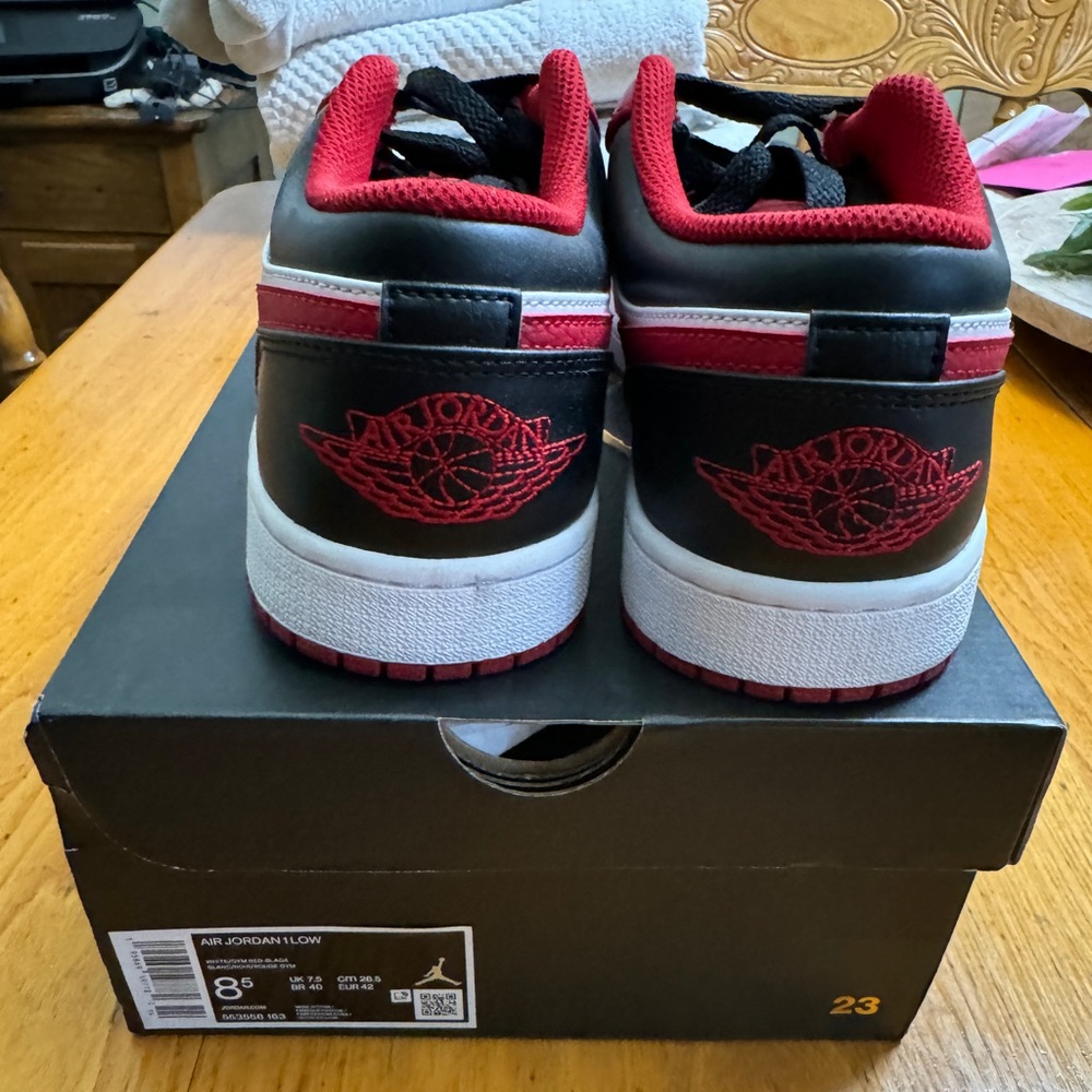 Air Jordan 1 lows - Picture 1 of 3